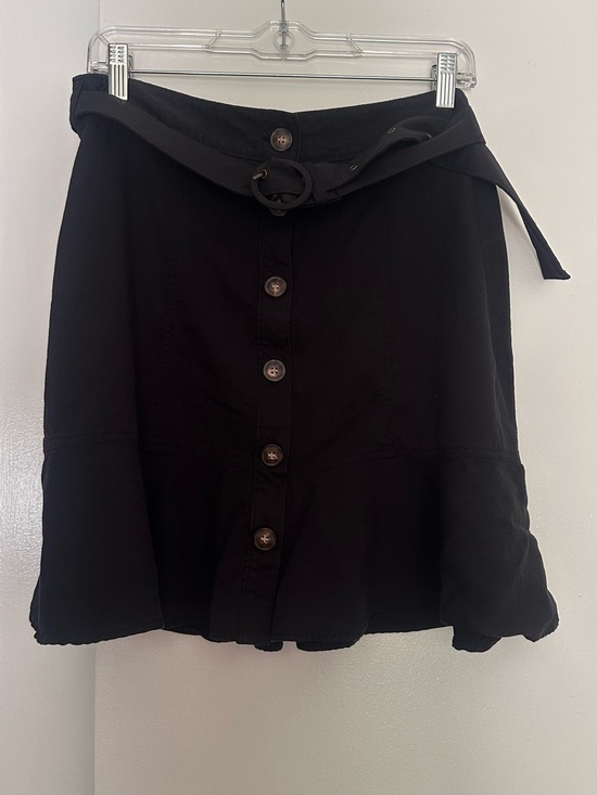 Nine West Dresses & Skirts - Nine West Black Button-Front A-Line Skirt with Belt and ruffle style hem line.